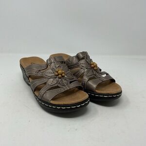 Clarks Sandals Womens 7M Bronze Metallic Slip On Lexi Myrtle Beaded Flower